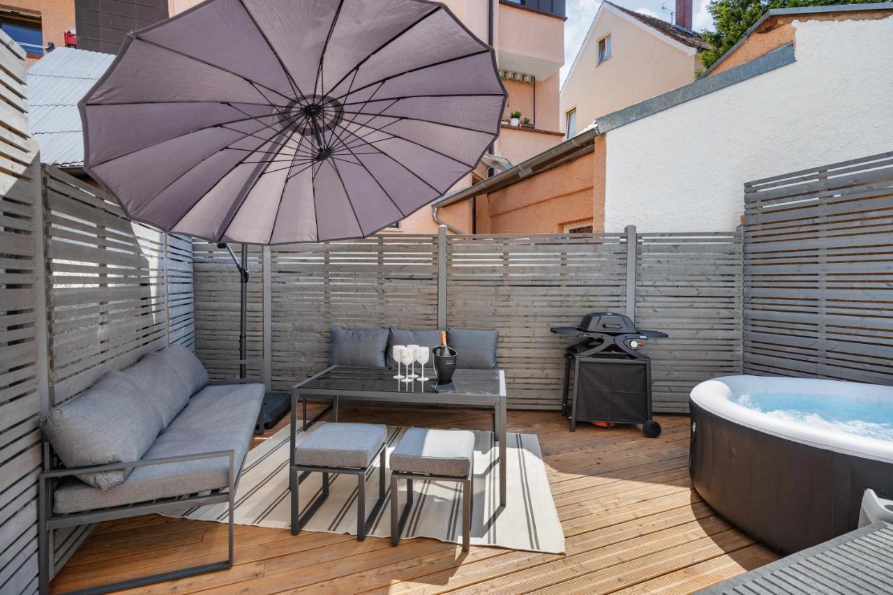Terrace Apartment With 5 Rooms, Whirlpool And Bbq Augsburg Luaran gambar
